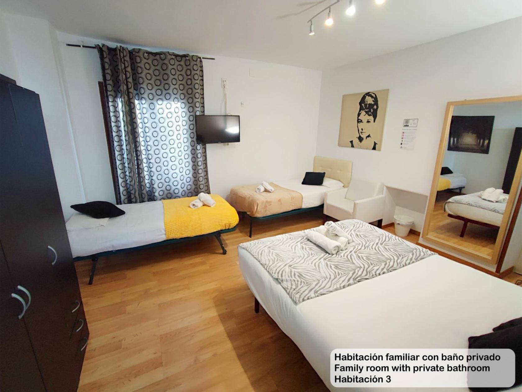 Madrid Centro Rooms Bagian luar foto